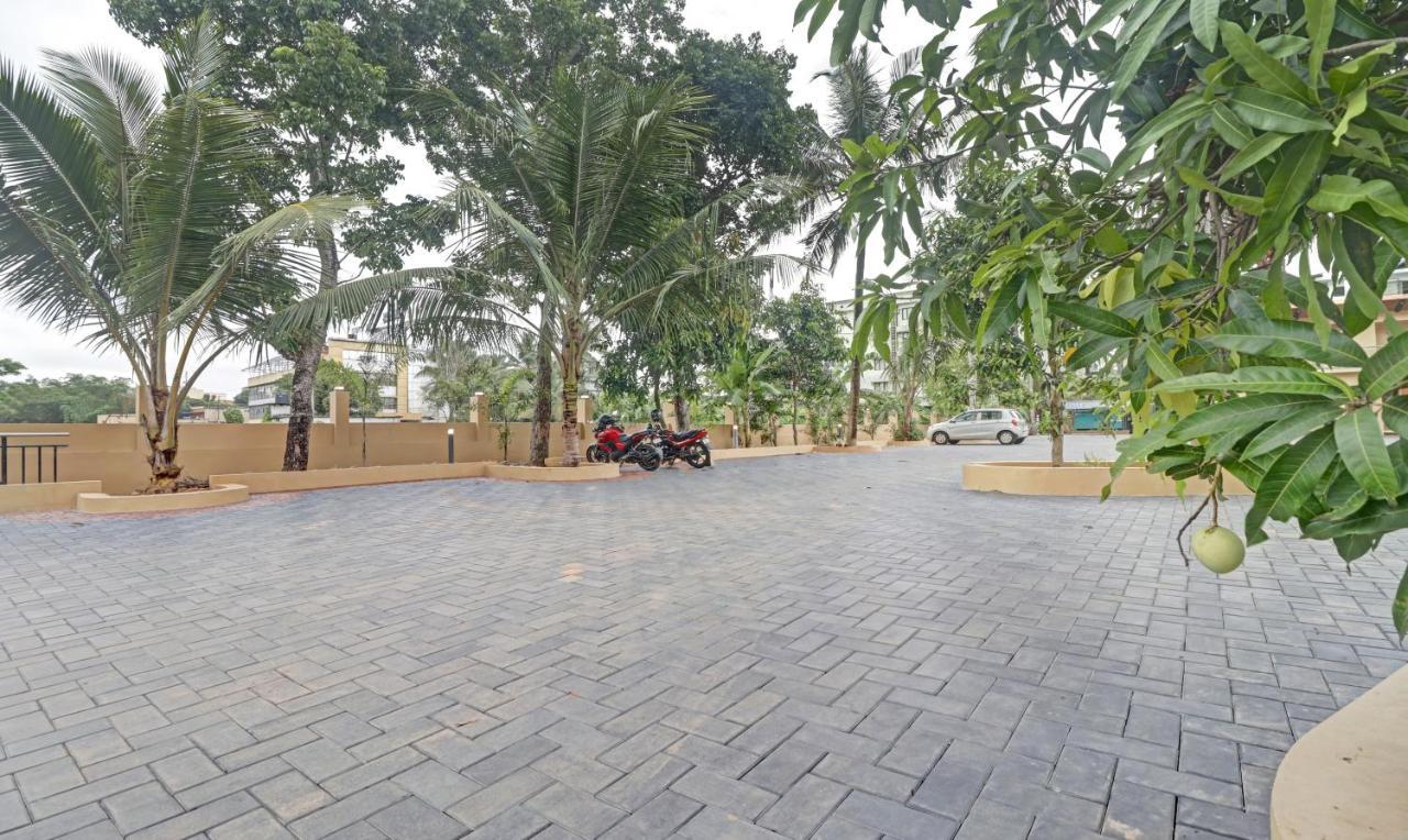 Treebo Grand Vistara Airport Suites Kochi Eksteriør bilde